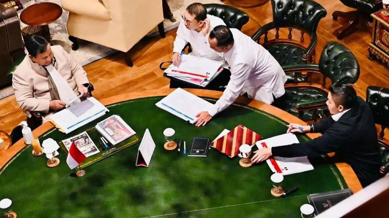 President Prabowo Receives Proposals for National Honors from Culture Minister