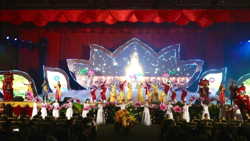 Ninh Binh Hosts Vesak Celebration: Buddhist Community and Government Reaffirm Cooperation for National Development