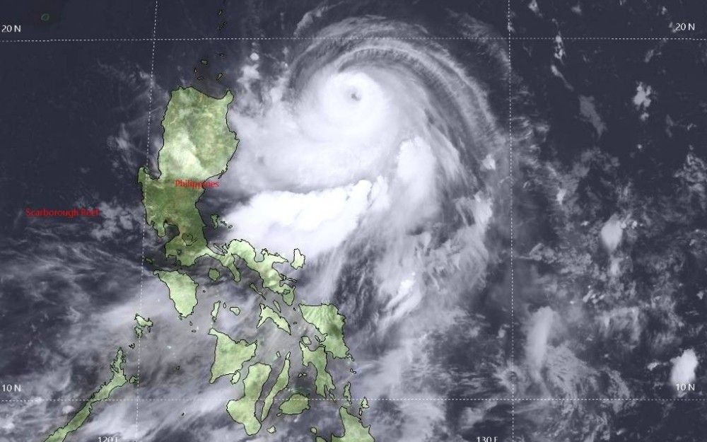 スーパー台風フランシスコ、フィリピン近海を通過し日本へ