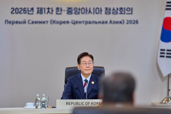 South Korean President Proposes Constitutional Reform for Power Distribution and Term Extension
