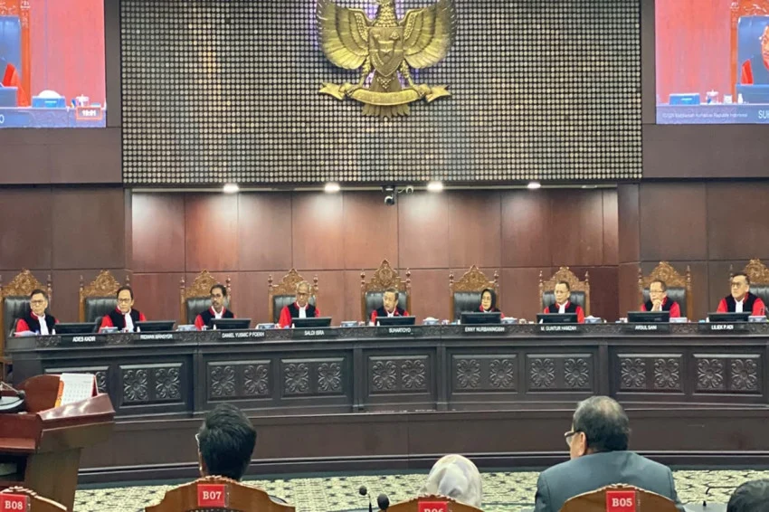 Constitutional Court Accepts Gibran's Supporters' Plea, PHPU Trial Continues