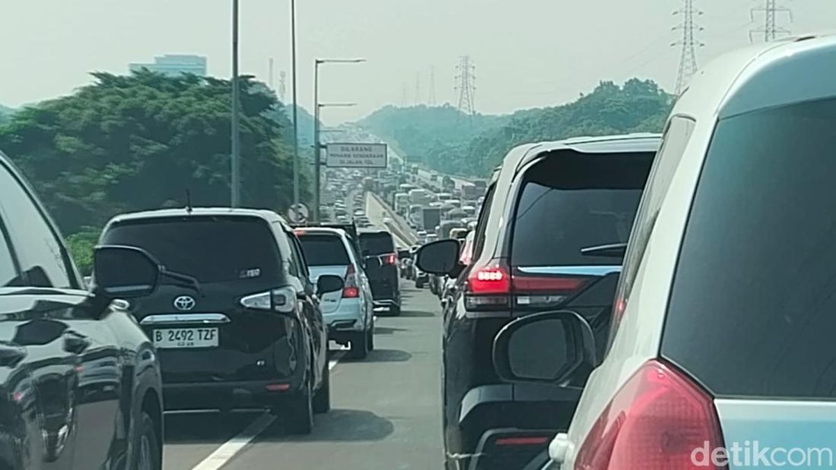 キリスト昇天祭の連休、MBZ高架道路から3万8千台超がジャカルタを離れる