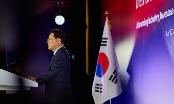 韓国大統領の「実利主義」1年、成果と課題