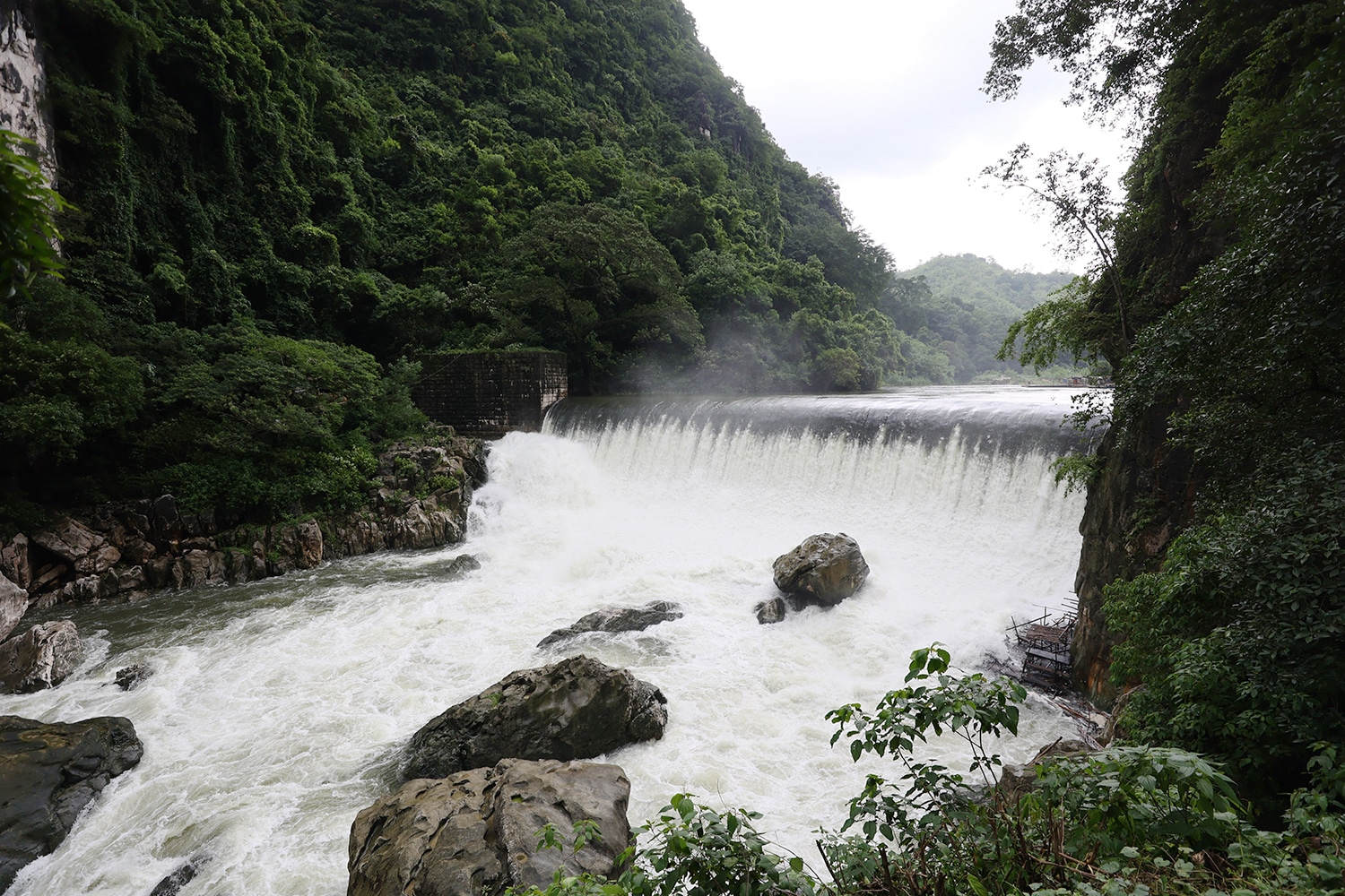 フィリピン、豪雨でダム水位上昇 4カ所が放流寸前