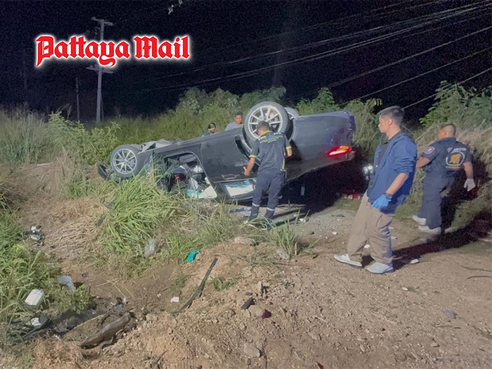 Chinese driver crashes Mercedes into road barrier in Pattaya leaving three seriously injured