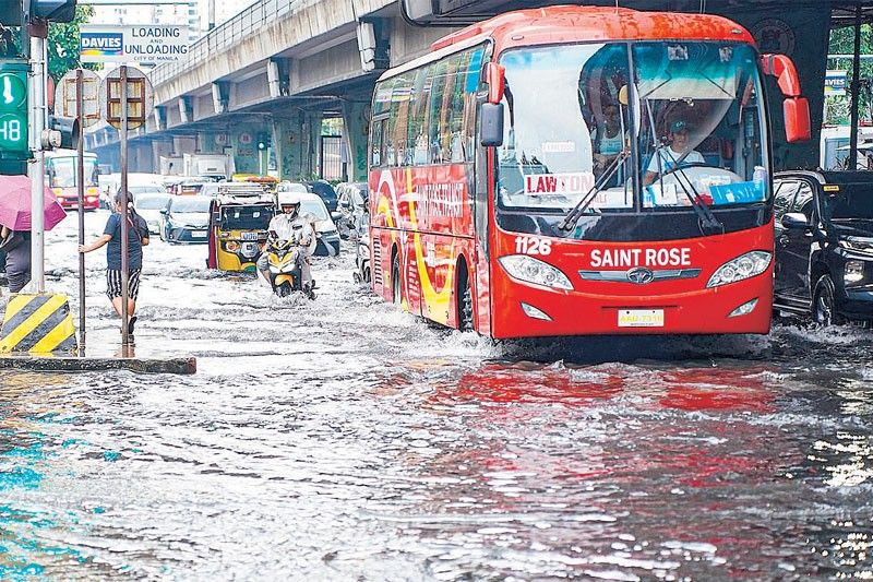 フィリピン近海に熱帯低気圧、国内はモンスーンによる雨に注意