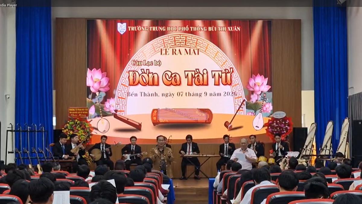 Vietnamese Schools Introduce Free Don Ca Tai Tu Classes to Youth