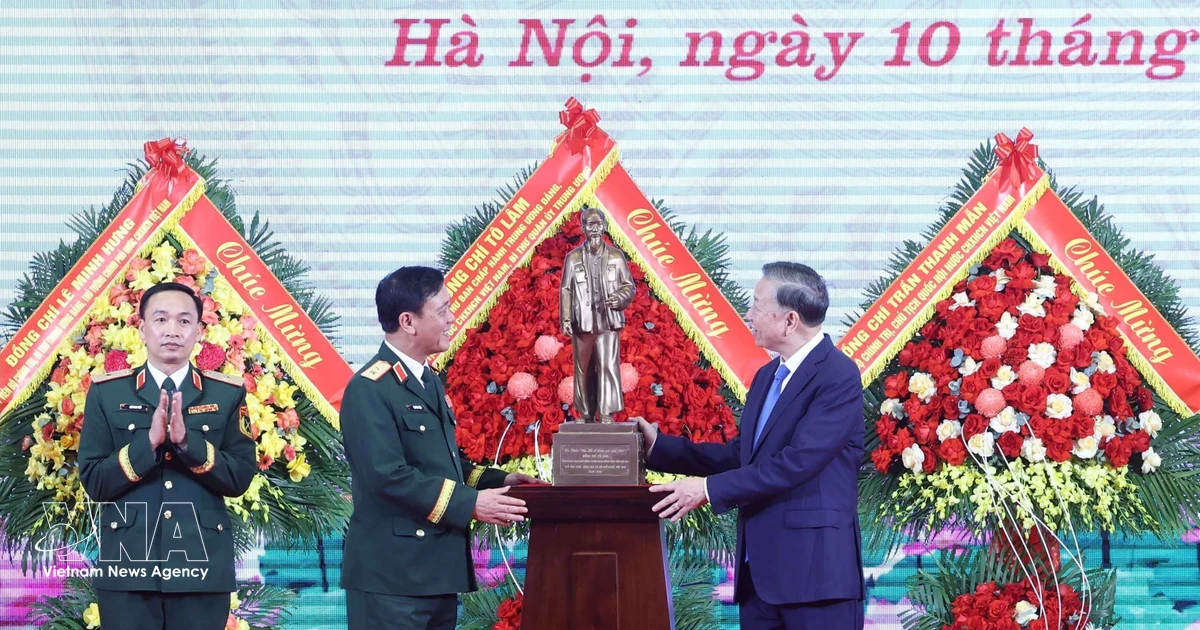 Vietnam Leader Attends Military Anniversary, Inspects Key Hanoi Projects