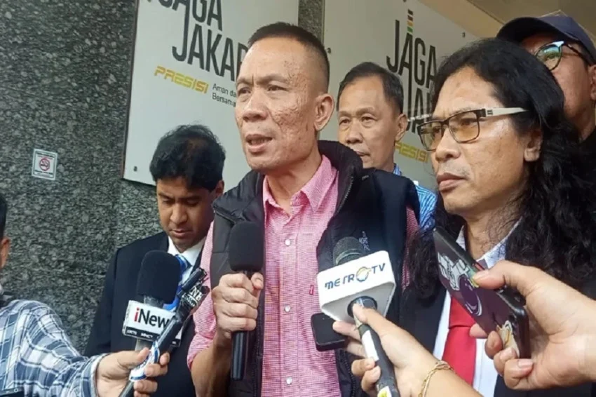 Jokowi Wants Degree Controversy Resolved Quickly, Not Legal Action