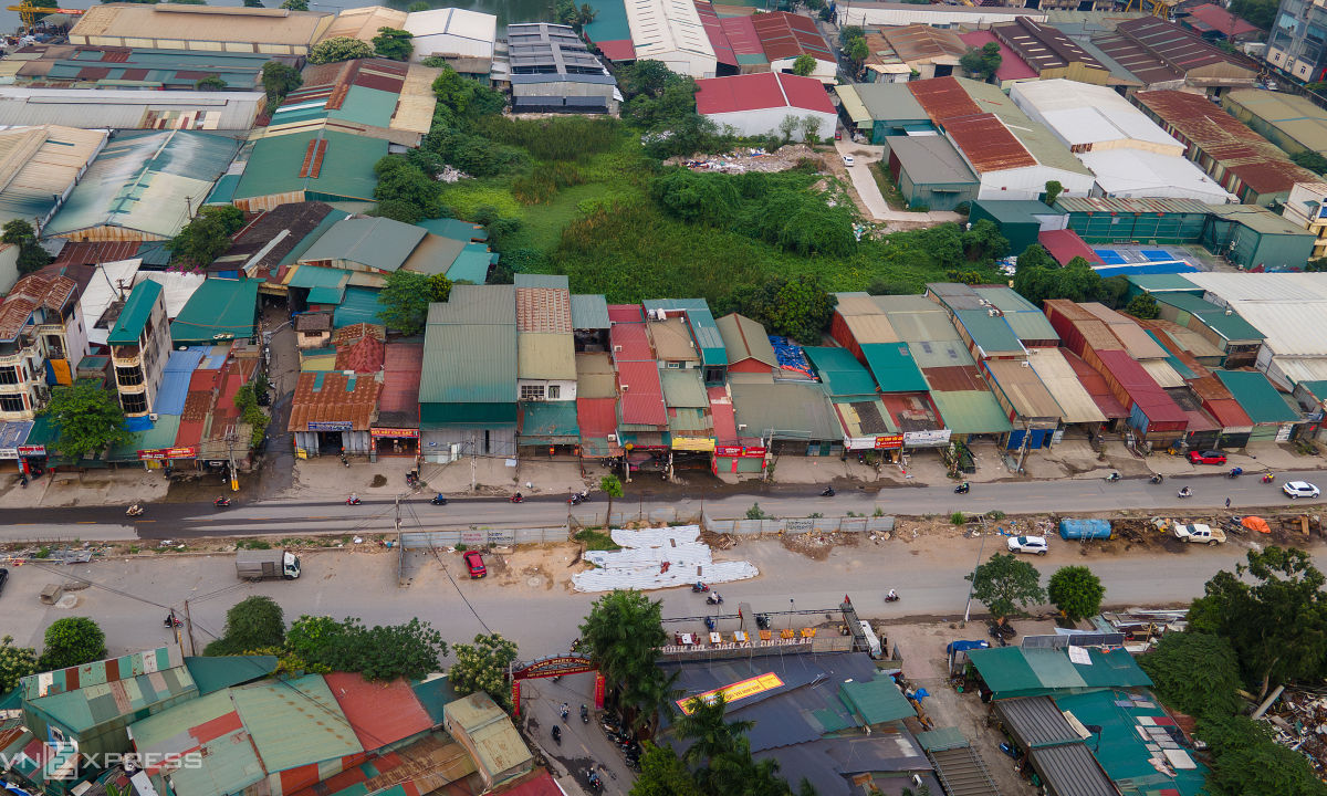 Hanoi Proposes 20% Compensation for Illegal Structures on Confiscated Land