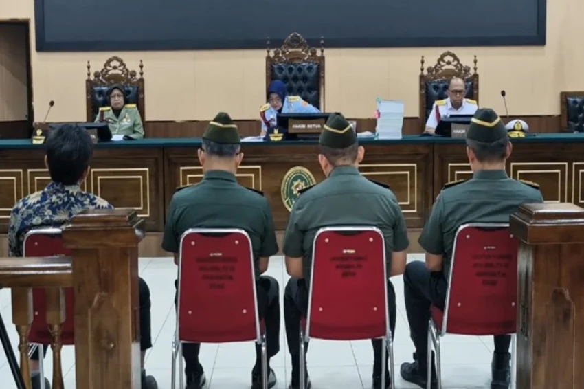 インドネシア軍高官、10年の懲役と軍除隊を求刑される