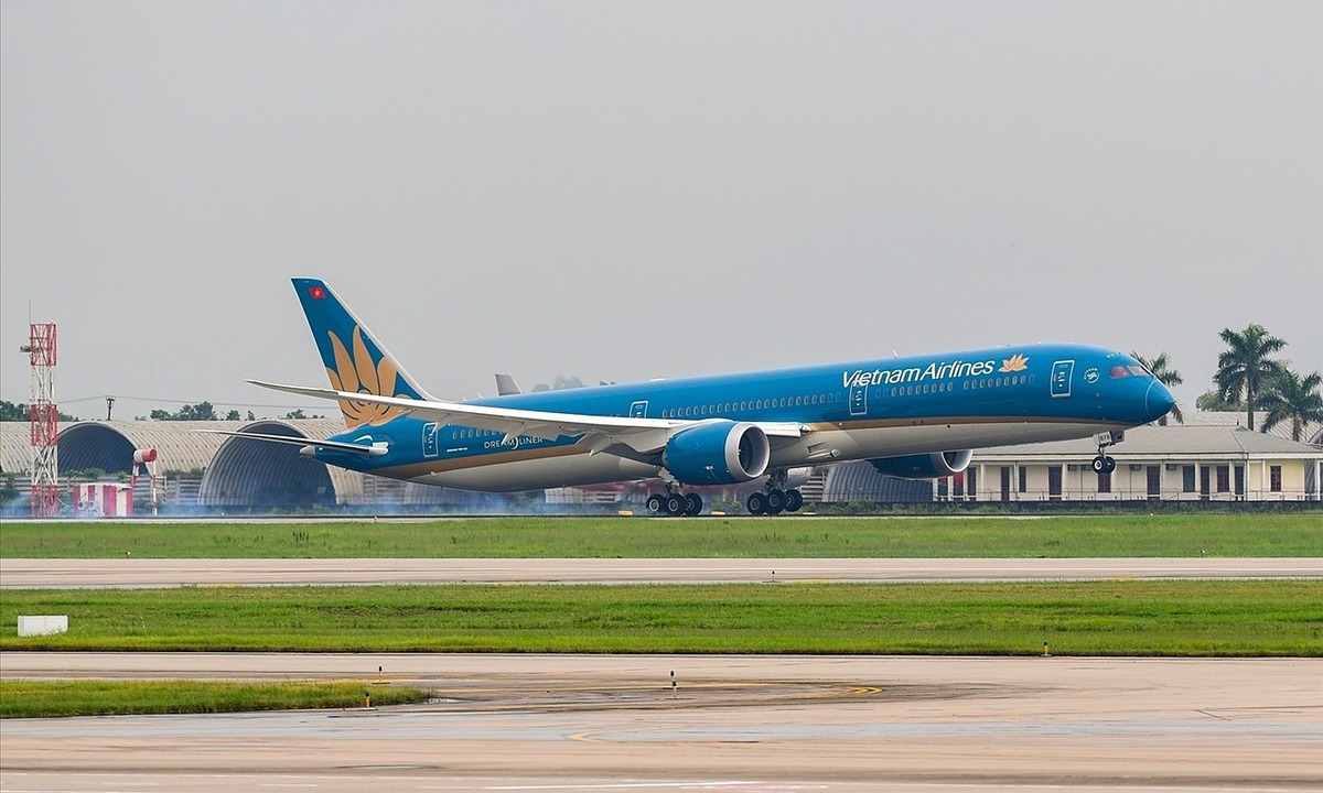 ベトナム航空機、乗客急病で香港に緊急着陸