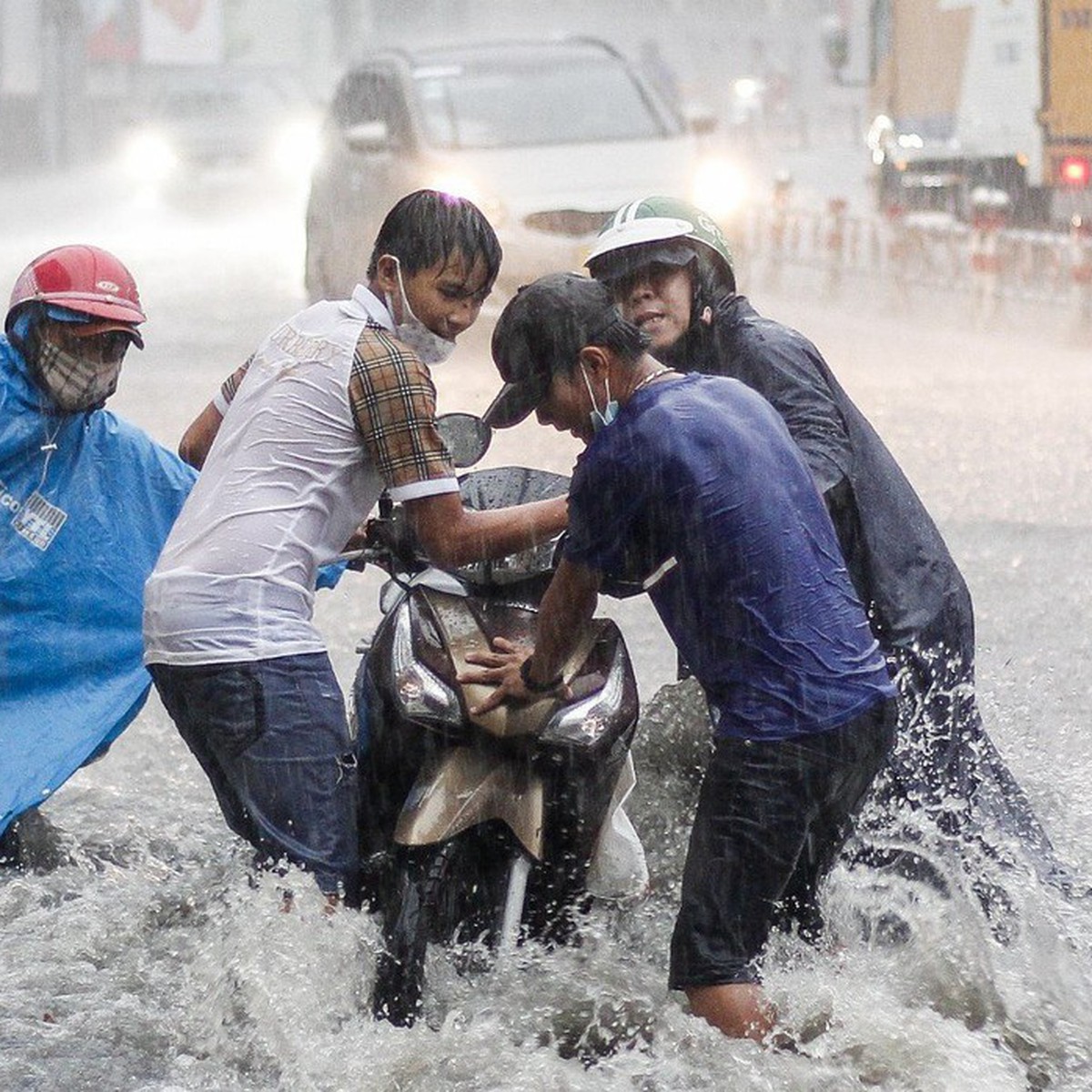 Southern Vietnam Braces for Heavy Rainfall, Military on Standby