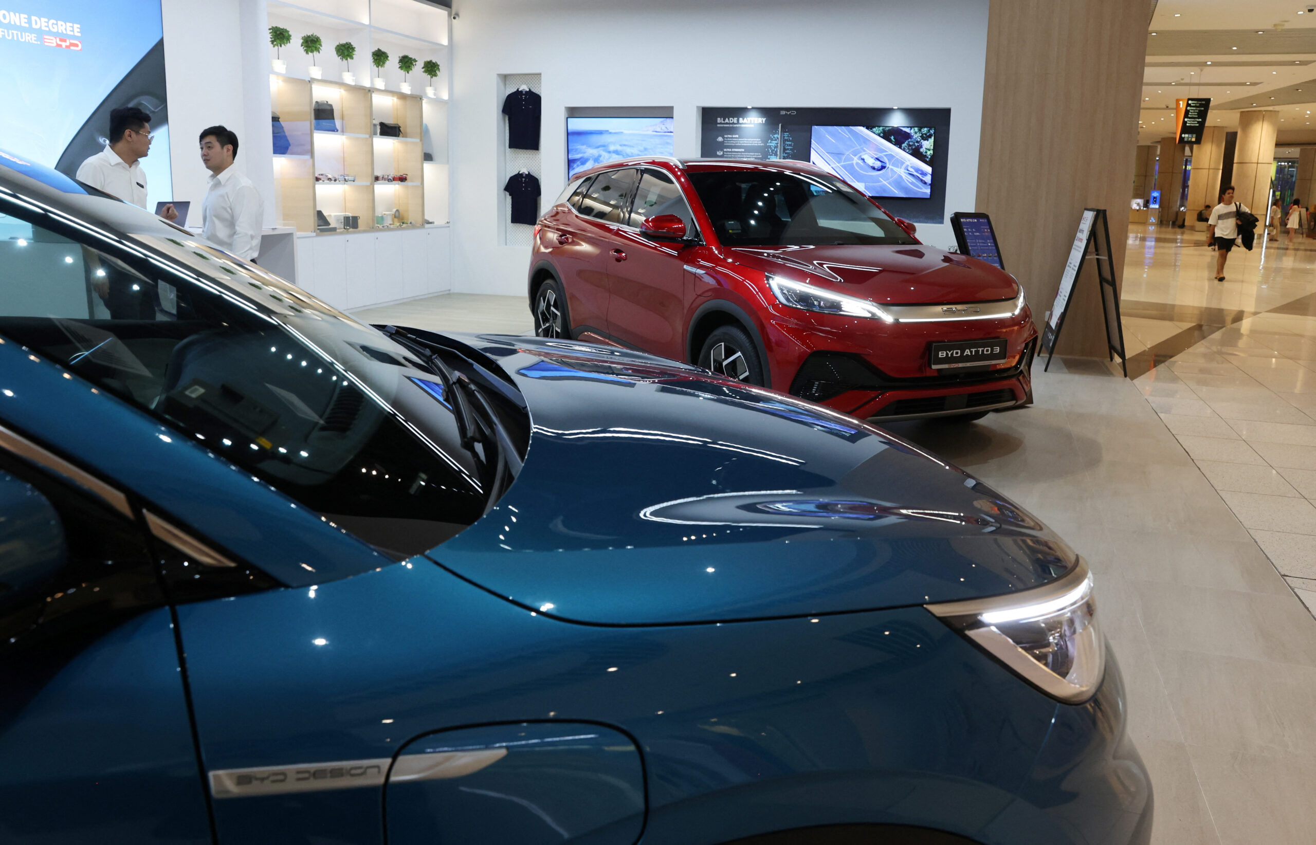 Cheap Chinese EVs Threaten Local Automakers in Philippines