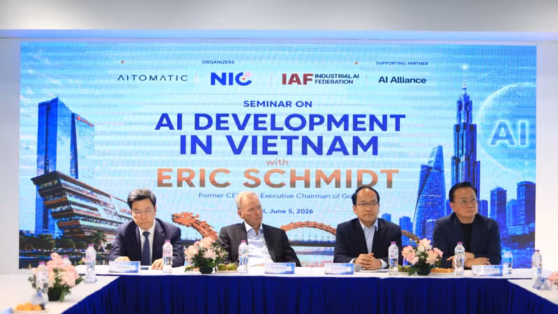 Former Google CEO Eric Schmidt and AI Experts Visit Vietnam to Discuss AI Future and Strengthen Cooperation