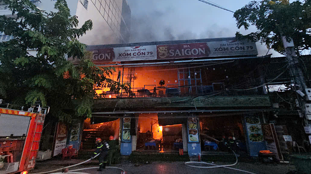 Seafood Restaurant Fire in Nha Trang Forces Evacuation