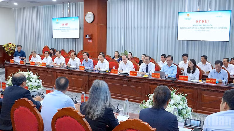 Ca Mau Province Partners with Saigontourist Group to Boost Tourism