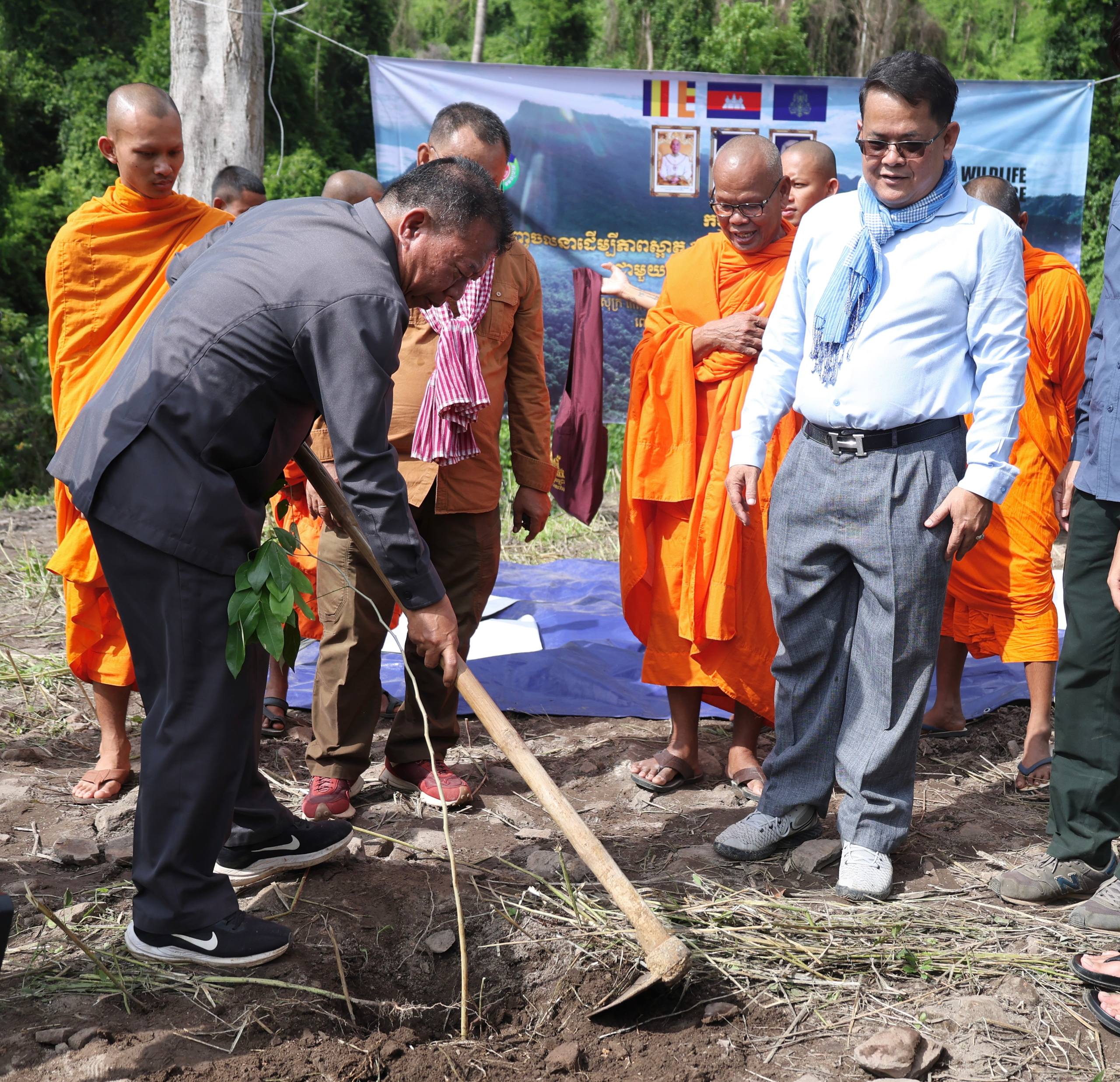 500 Saplings Planted in Cambodia's Toul Phoum Nature Reserve Community