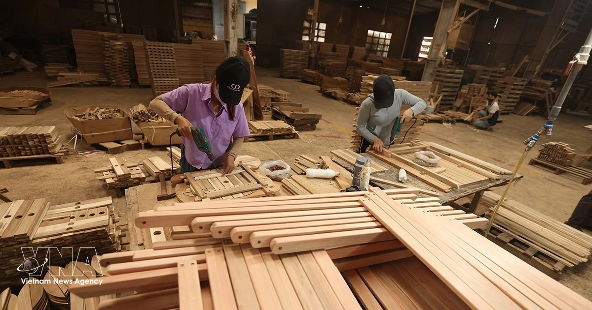 Vietnam, Poland Explore Furniture Manufacturing Supply Chains