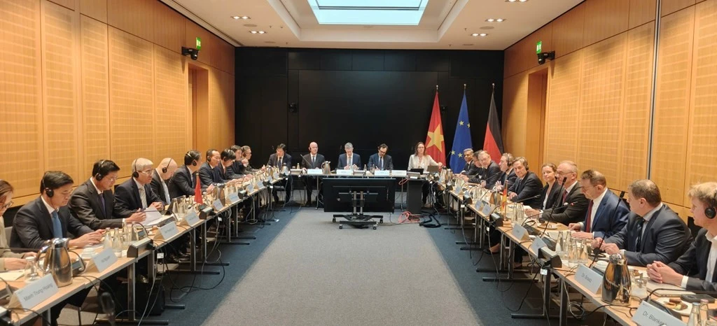 Vietnam, Germany explore cooperation in high-speed railway technology transfer