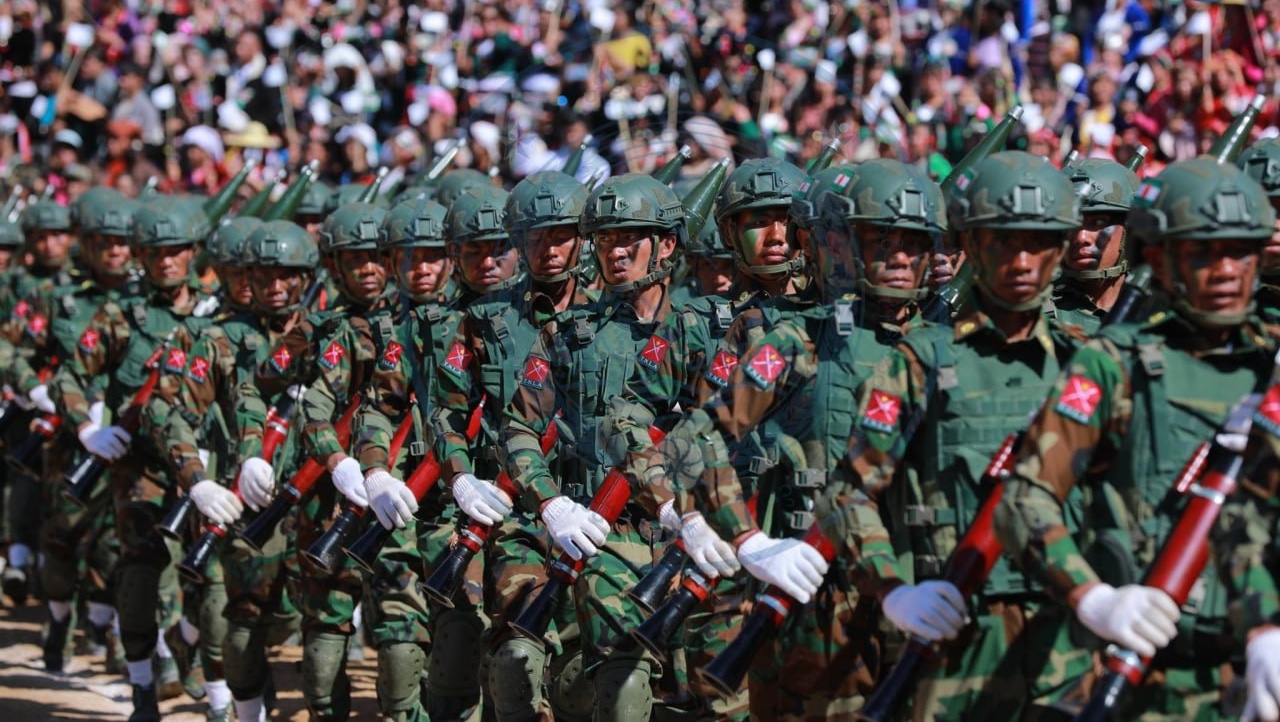 Naypyidaw orders TNLA surrender 4 towns in Shan State; Min Aung Hlaing blames farmers for ‘failing’ yields