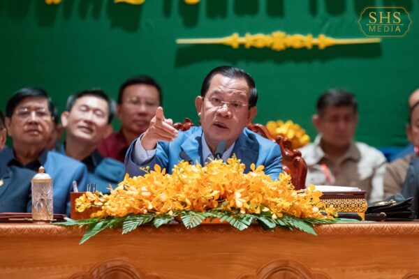 カンボジアの不正対策と政治的恩赦、フン・セン氏の巧みな動き