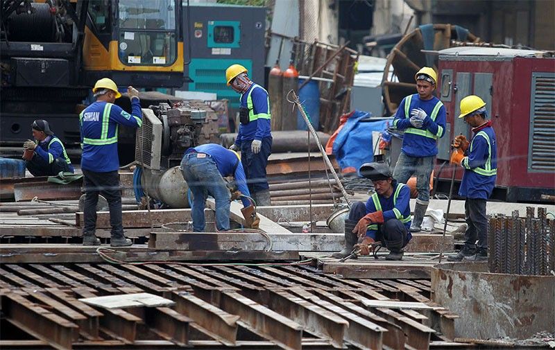 Weak Infrastructure Spending May Prolong Philippines Economic Slowdown