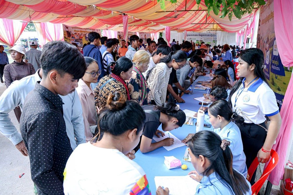 Cambodia Boosts Domestic Employment Drive for Migrant Workers