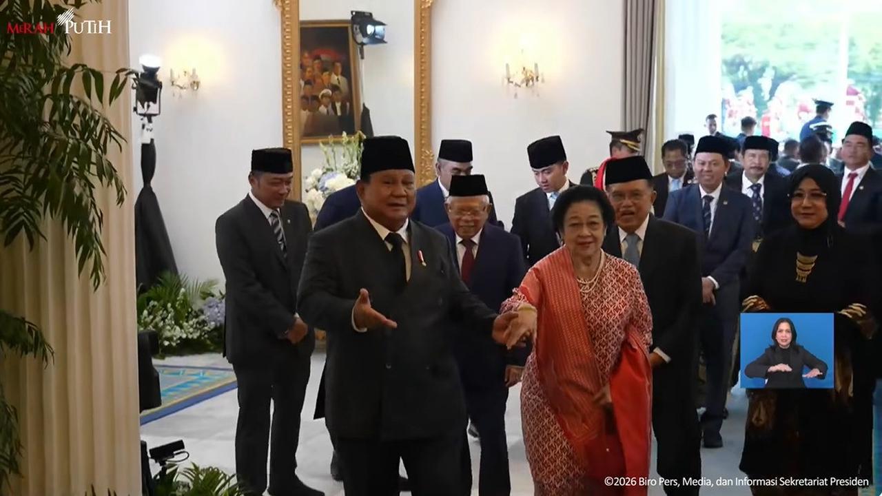 プラボウォ大統領、メガワティ氏と手を取り合って歩む パンチャシラ記念式典で和やかな光景