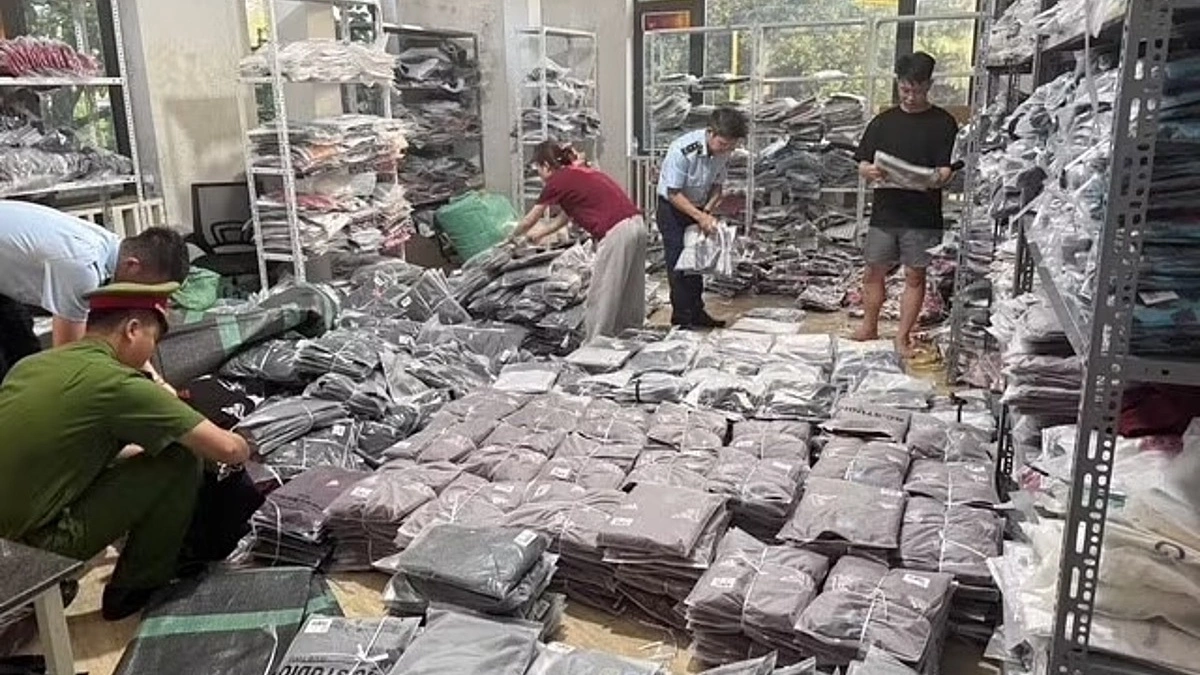 Over 2,500 Counterfeit Luxury Clothing Items Seized in Hanoi Warehouse, Young Man Arrested