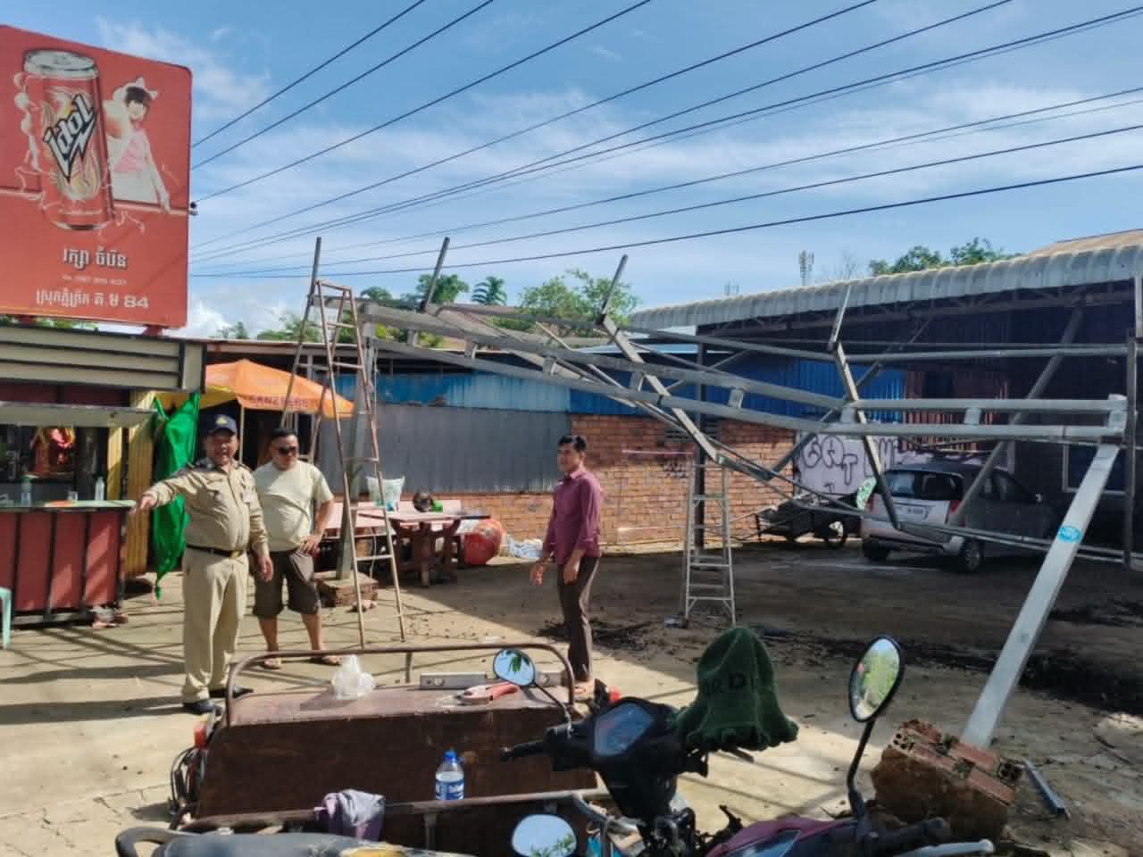Strong Winds Damage 24 Homes in Battambang Province