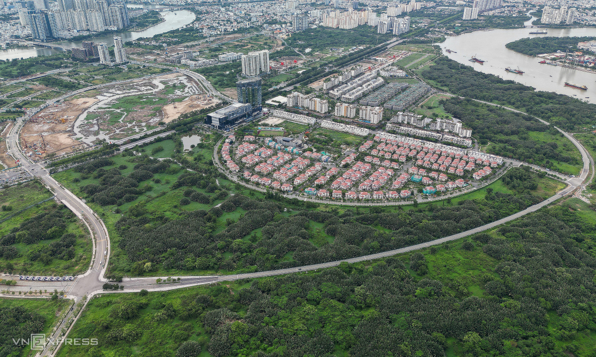 Ho Chi Minh City Accelerates Key Thu Thiem Roads for 2024 Completion