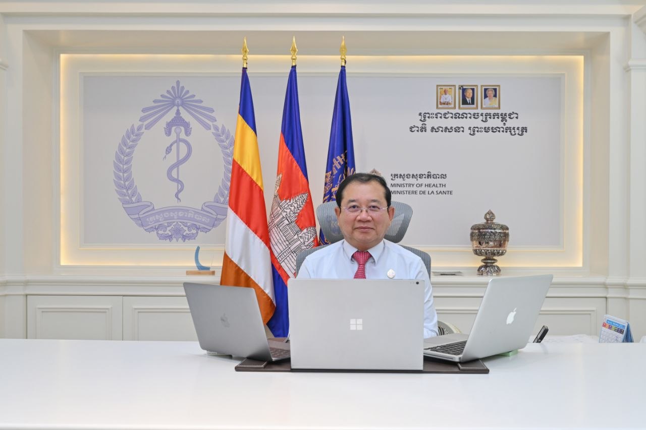 カンボジア保健相、医療サービスの質向上に「心からの奉仕」を強調