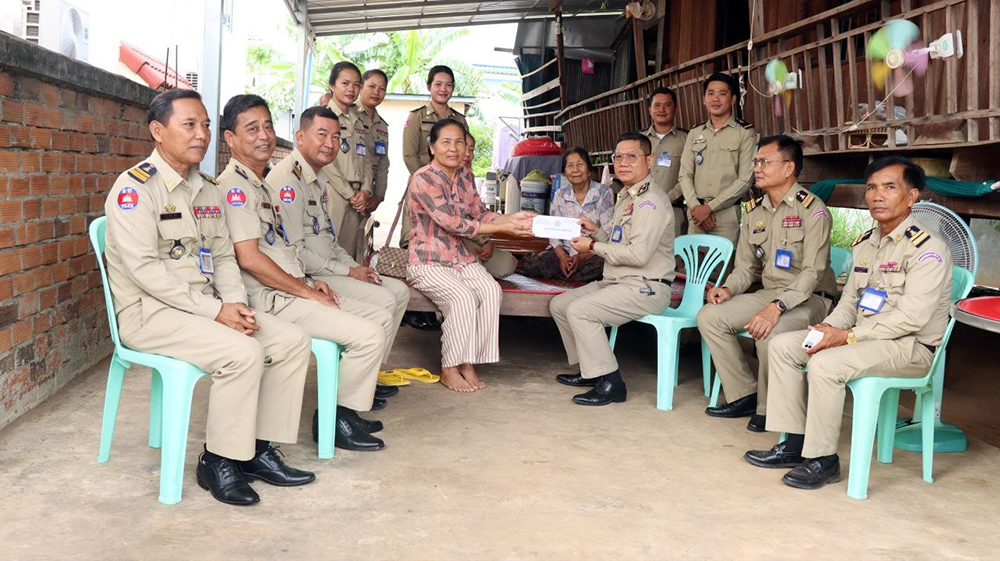 カンボジア警察、隊員への健康管理強化を指示