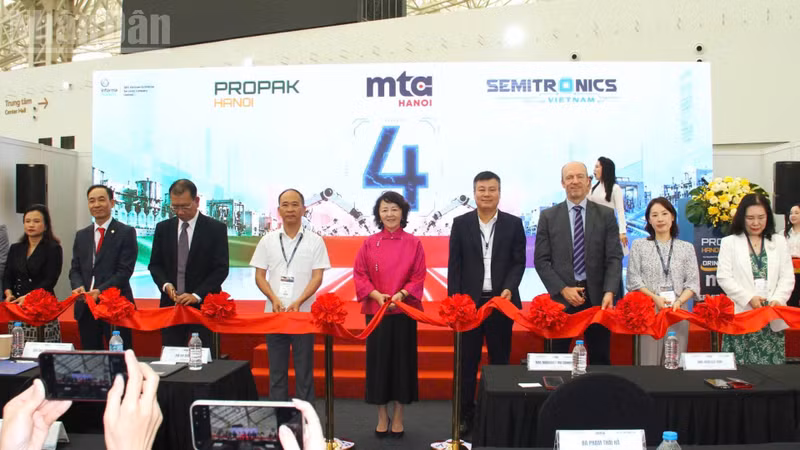 Vietnam Hosts International Exhibitions for Manufacturing, Semiconductors to Foster Innovation