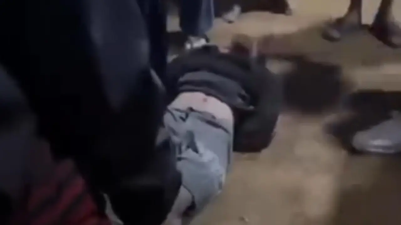 Chicken Thief Lynched to Death in Bali, Daughter's Heartbreaking Cries Go Viral