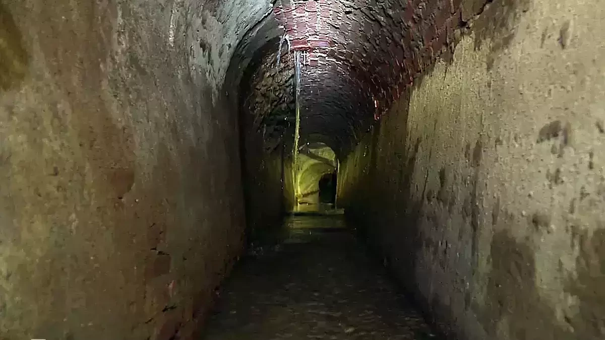 Ho Chi Minh City to Renovate Old Sewers from Inside, Avoiding Road Excavation