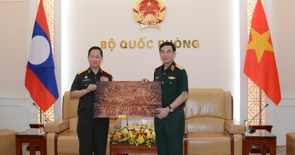 Vietnam Invites Laos to Participate in 3rd International Defense Expo