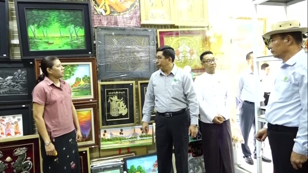 Observing Handicraft Art Center: MCRD UM observed Handicraft Art Center (Yangon)