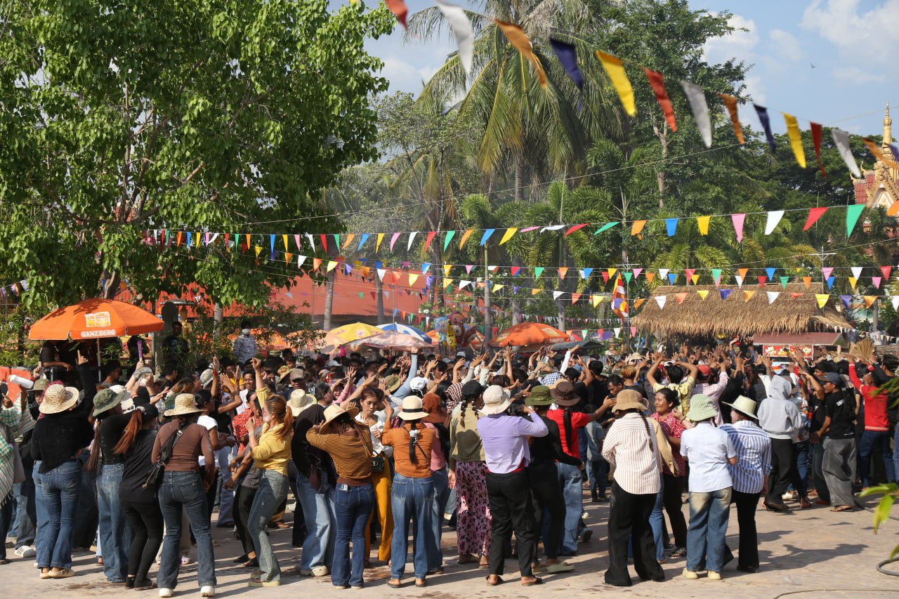 Preserving Traditions: Abbot Urges Continuity of 'Chlong Chet' Festival in Angkor Region