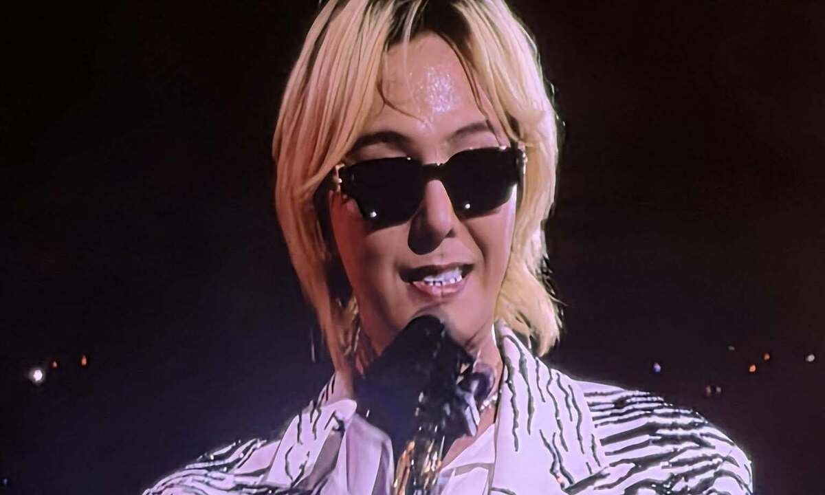 BIGBANG、ハノイ公演でG-DRAGONがギター破壊 20周年ツアーの一環