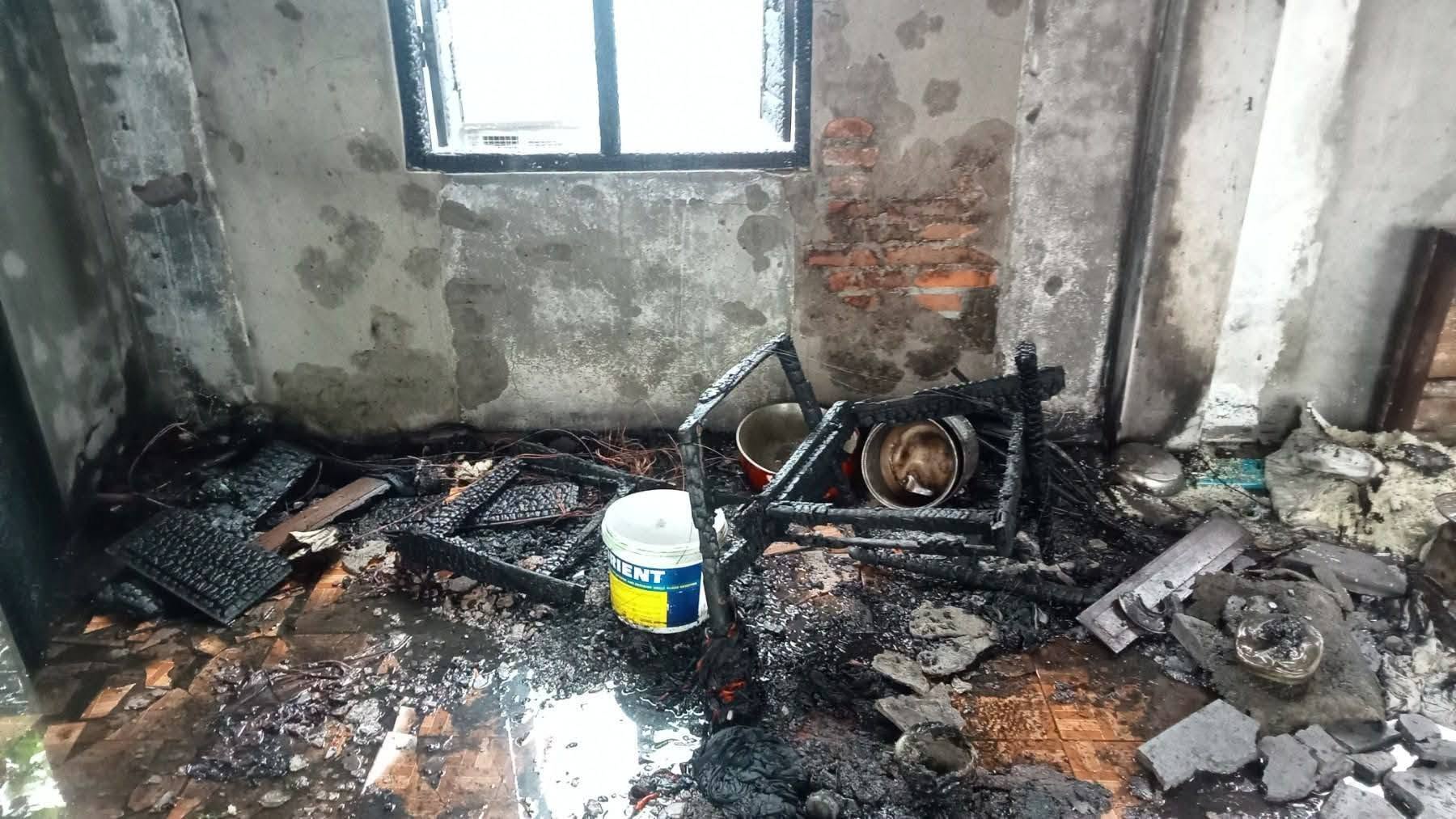House fire breaks out in Mopun Ward, Mawlamyine City due to gas stove