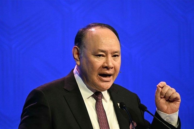 中国の「不誠実さ」を国防長官が非難、南シナ海問題で対立