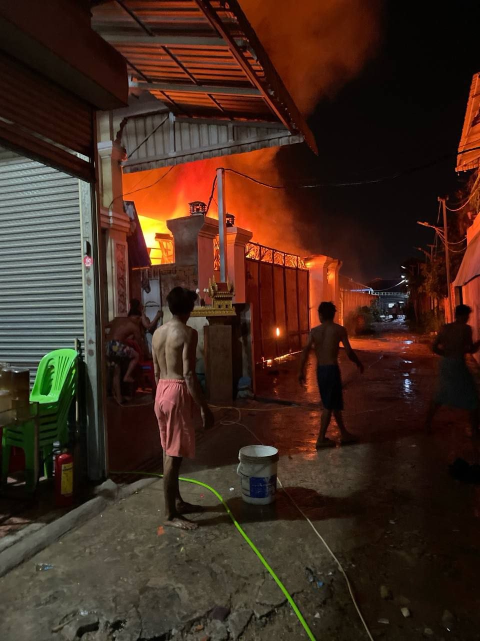 プノンペンで住宅火災、3人死亡 3人負傷
