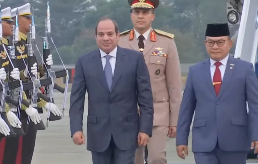 Egyptian President Arrives in Indonesia for Talks