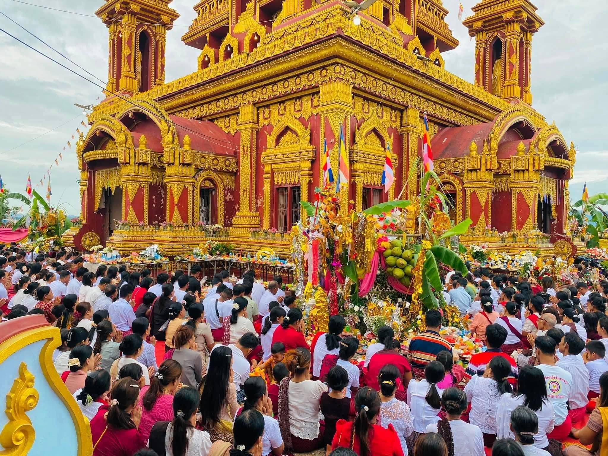 One Thousand Offerings Ceremony Held at Kyaitdetamobrat Children Monk Monastery in Pophawadi Village, Yae Township