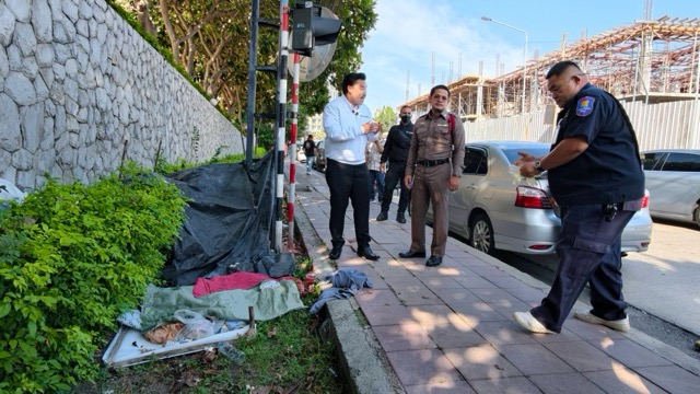 Homeless Woman Dies on Pattaya Road; Activist 'Too Late' to Help
