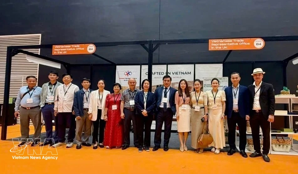 Vietnamese Furniture Makers Eye UK Expansion via Cross-Border E-commerce