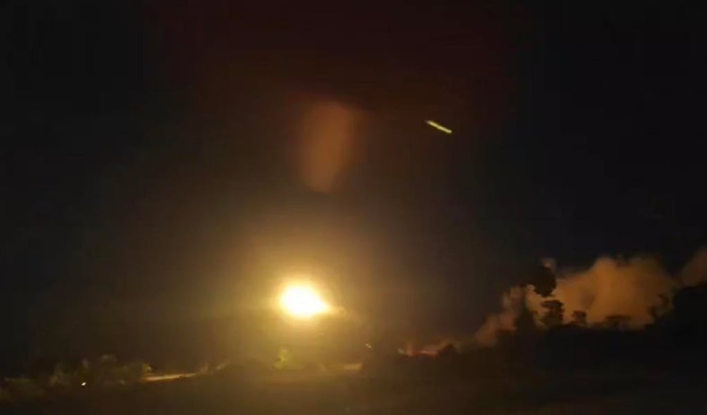ニャンウー空港の軍ヘリ・ジャイロコプター格納場所を反体制派が107mmで攻撃