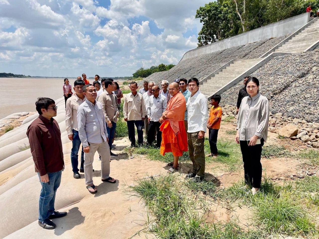Mekong River Bank Protection Projects Completed in Two Cambodian Provinces